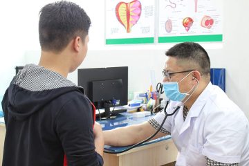 Xuất tinh ra máu có ảnh hưởng đến việc có con không